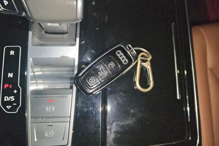 Used Audi Q7 2023 45 TFSI quattro S line Sport model Vehicle Key