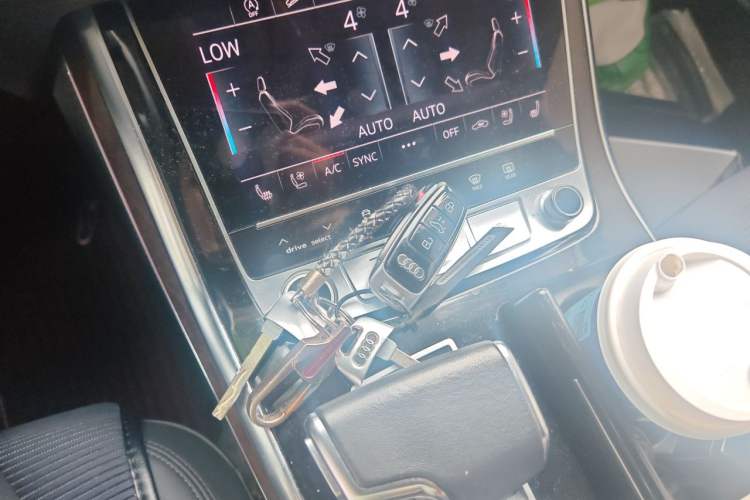Used Audi Q7 2023 55 TFSI quattro S line Sport Edition Vehicle Key