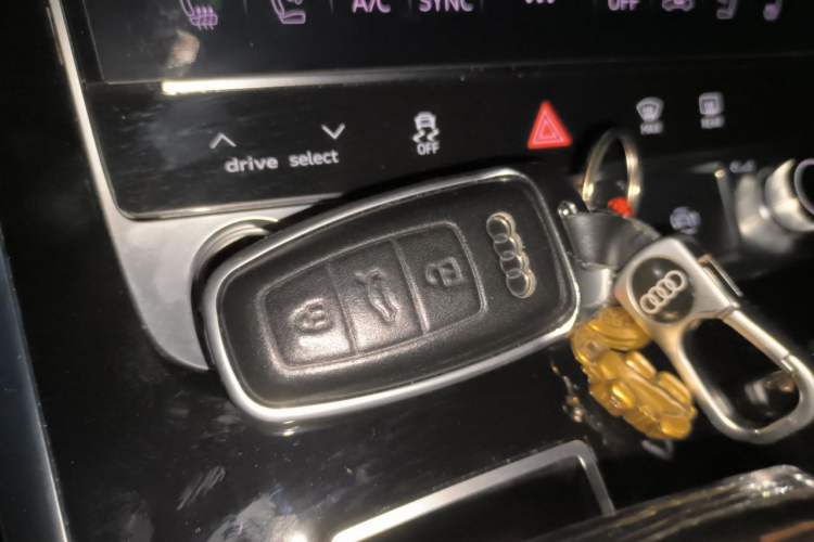 Used Audi Q7 2023 45 TFSI quattro S line Sport model Vehicle Key