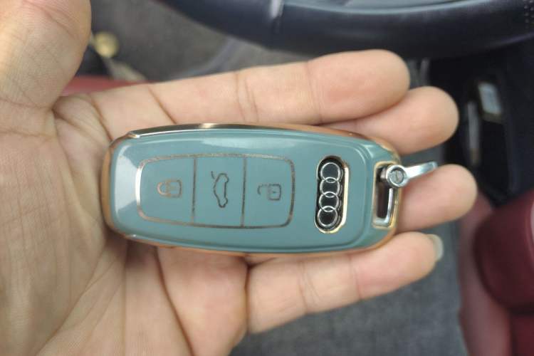 Used Audi Q7 2023 45 TFSI quattro S line Sport model Vehicle Key