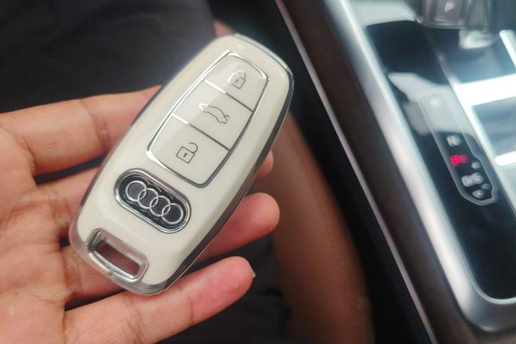 Used Audi Q7 2023 45 TFSI quattro S line Sport model Vehicle Key