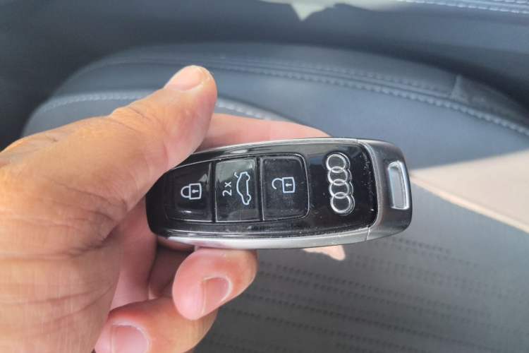 Used Audi Q7 2023 55 TFSI quattro S line Sport Edition Vehicle Key