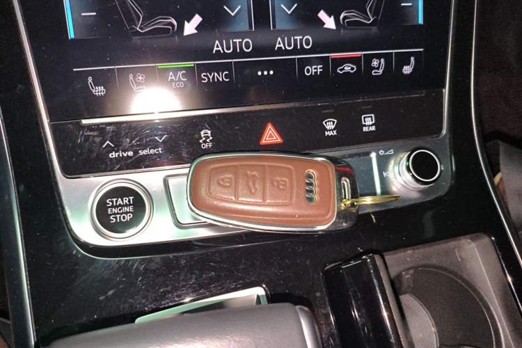 Used Audi Q7 2023 55 TFSI quattro S line Sport Edition Vehicle Key