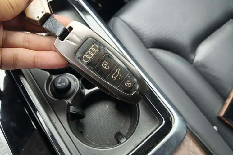Used Audi Q7 2023 45 TFSI quattro S line Sport model Vehicle Key