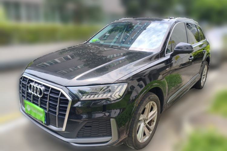 Used Audi Q7 2023 45 TFSI quattro S line Sport model Guazi used car, China used car export, Used car for sale, Used cars, Cheapest cars for sale