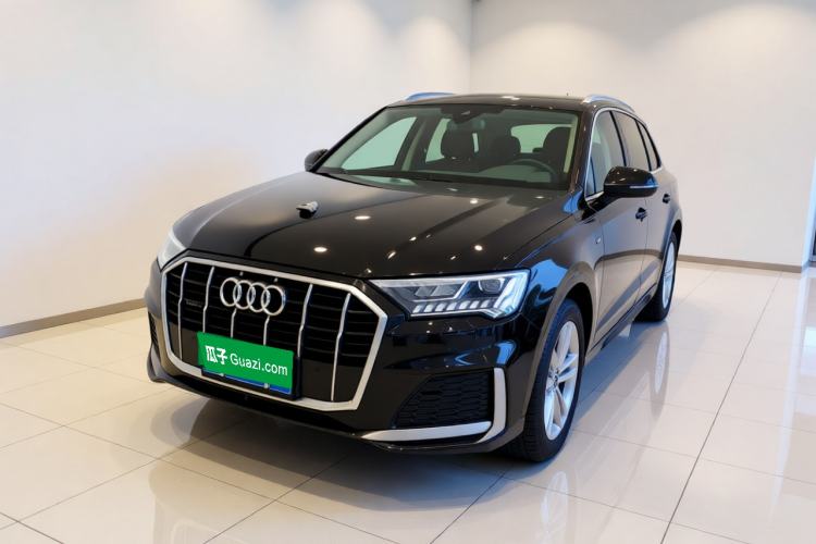 Audi Q7 2023 45 TFSI quattro S line Sport model