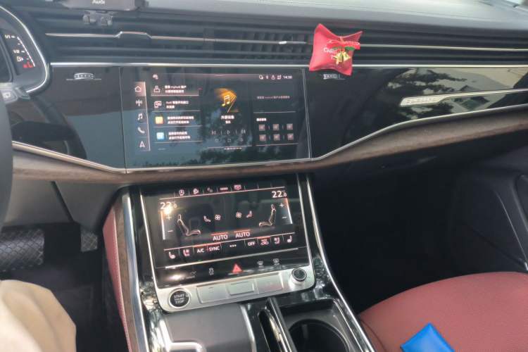 Used Audi Q7 2023 55 TFSI quattro S line Sport Edition Audio And AC Panel