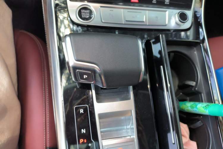 Used Audi Q7 2023 55 TFSI quattro S line Sport Edition Gear Lever