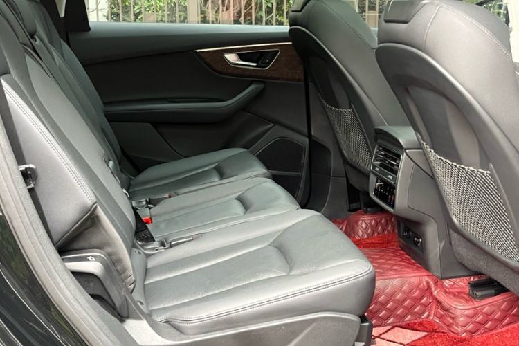 Used Audi Q7 2023 55 TFSI quattro S line Sport Edition Interior 11