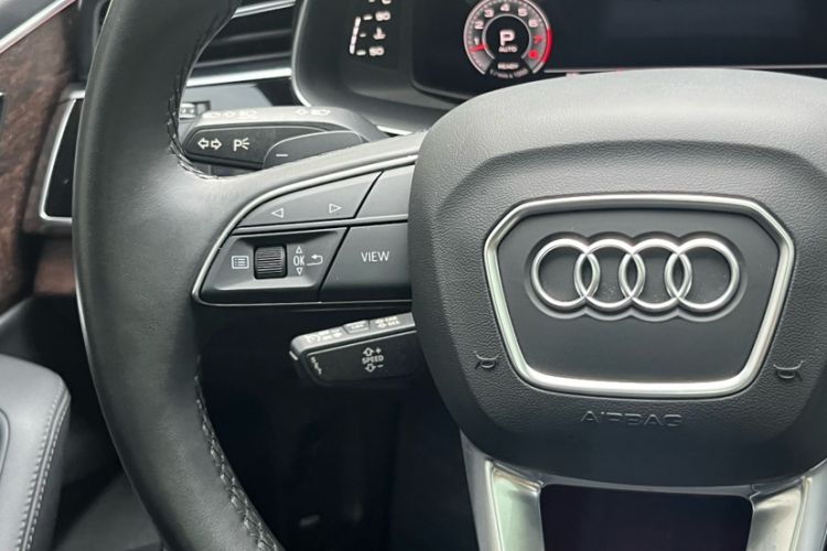 Used Audi Q7 2023 55 TFSI quattro S line Sport Edition Interior 14