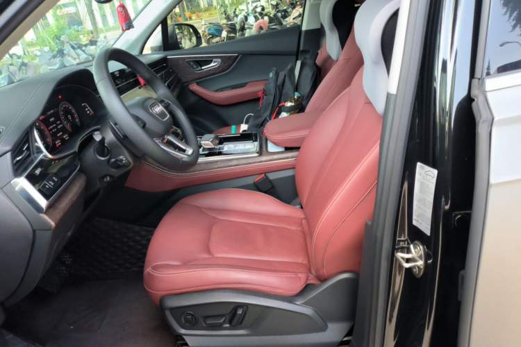Used Audi Q7 2023 55 TFSI quattro S line Sport Edition Left Front Seat