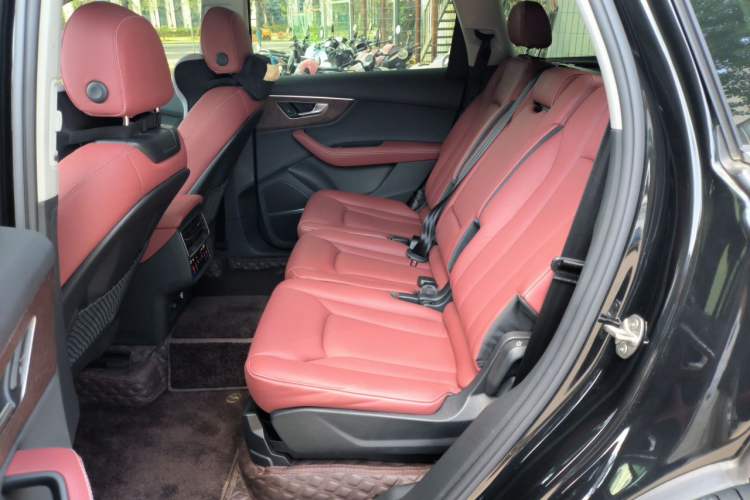 Used Audi Q7 2023 55 TFSI quattro S line Sport Edition Left Rear Seat