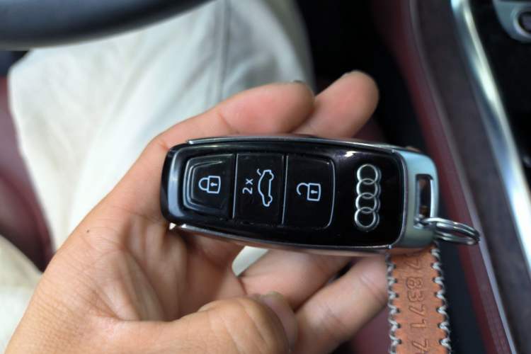 Used Audi Q7 2023 55 TFSI quattro S line Sport Edition Vehicle Key
