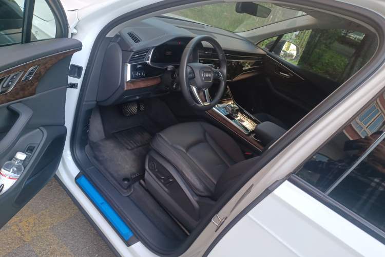 Used Audi Q7 2023 55 TFSI quattro S line Sport Edition Driver Seat