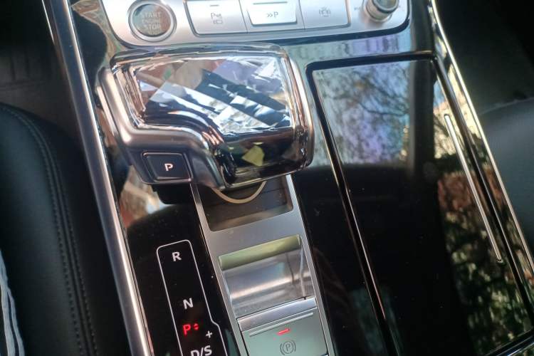Used Audi Q7 2023 55 TFSI quattro S line Sport Edition Gear Lever