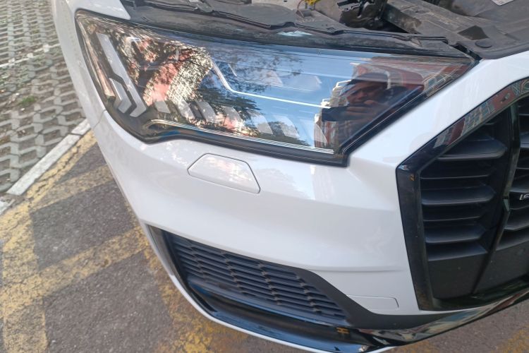 Used Audi Q7 2023 55 TFSI quattro S line Sport Edition Right Front Headlight