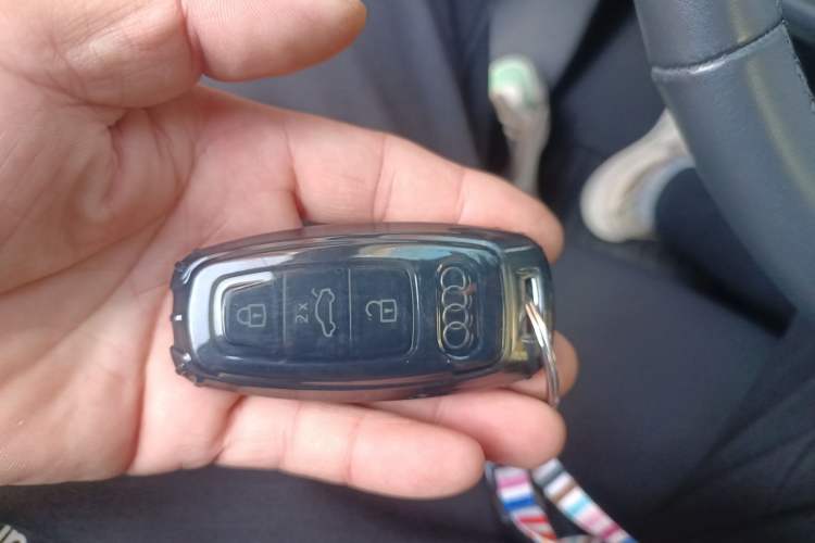 Used Audi Q7 2023 55 TFSI quattro S line Sport Edition Vehicle Key