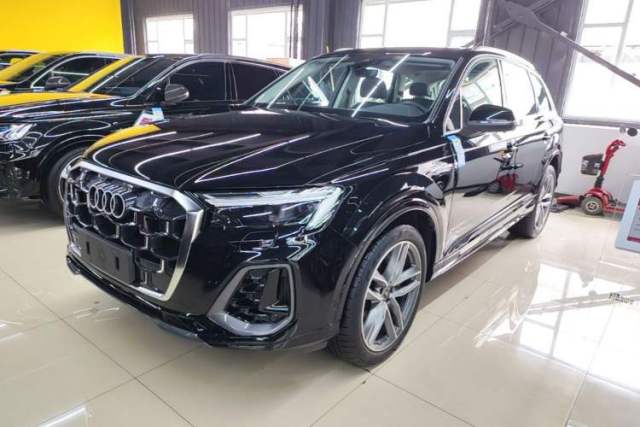 Used Audi Q7 2024 55 TFSI quattro S line Sport model