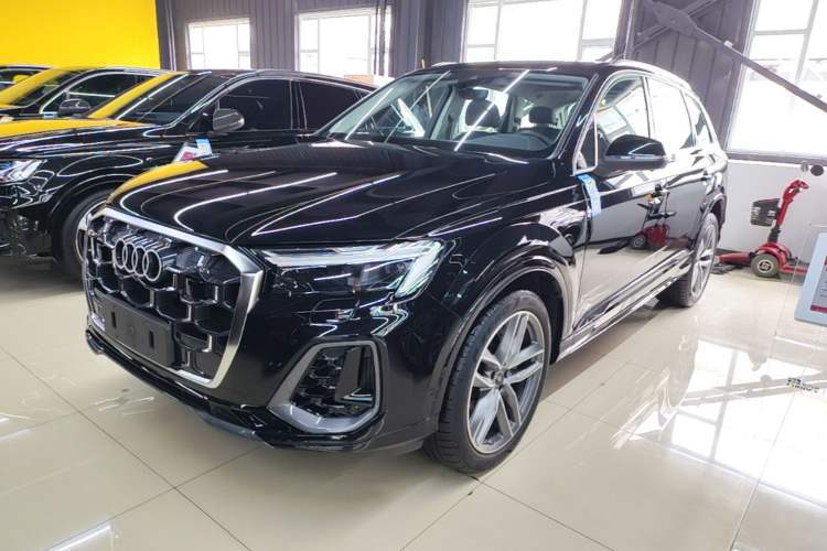 Used Audi Q7 2024 55 TFSI quattro S line Sport model Guazi used car, China used car export, Used car for sale, Used  cars, Cheapest cars for sale