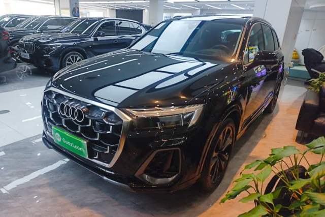 Used Audi Q7 2024 55 TFSI quattro S line Sport model