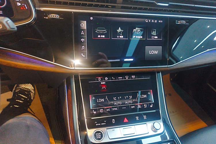Used Audi Q7 2024 55 TFSI quattro S line Sport model Audio And AC Panel
