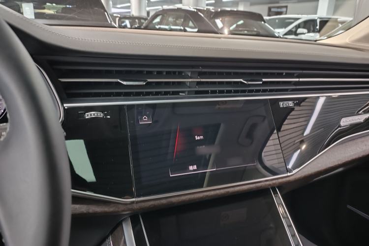 Used Audi Q7 2024 55 TFSI quattro S line Sport model Audio And AC Panel
