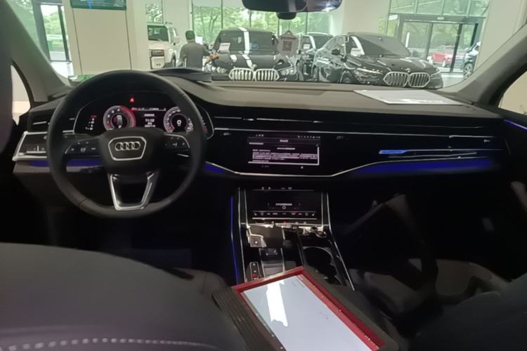 Used Audi Q7 2024 55 TFSI quattro S line Sport model Center Console