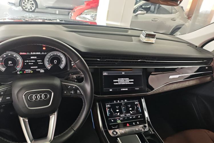 Used Audi Q7 2024 45 TFSI quattro S line Black Warrior Edition Center Console