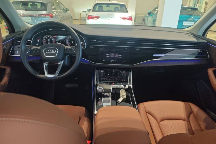 Used Audi Q7 2024 45 TFSI quattro S line Sport Edition Center Console
