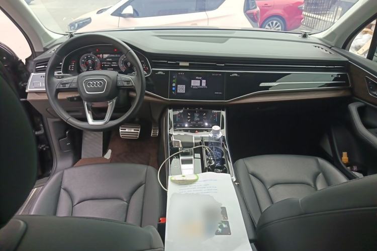 Used Audi Q7 2024 45 TFSI quattro S line Sport Edition Center Console