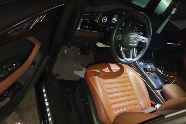 Used Audi Q7 2024 45 TFSI quattro S line Sport Edition Driver Seat