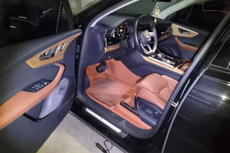 Used Audi Q7 2024 55 TFSI quattro S line Prestige Edition Driver Seat
