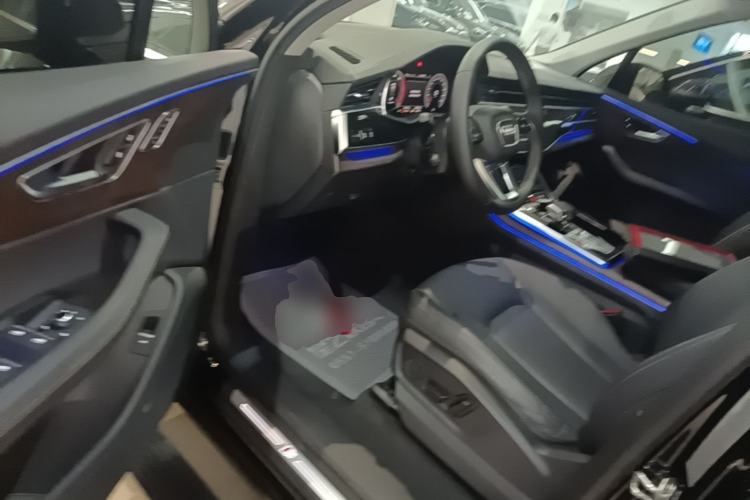 Used Audi Q7 2024 55 TFSI quattro S line Sport model Driver Seat
