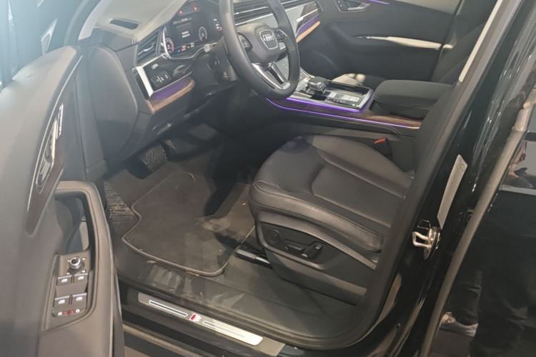 Used Audi Q7 2024 45 TFSI quattro S line Sport Edition Driver Seat