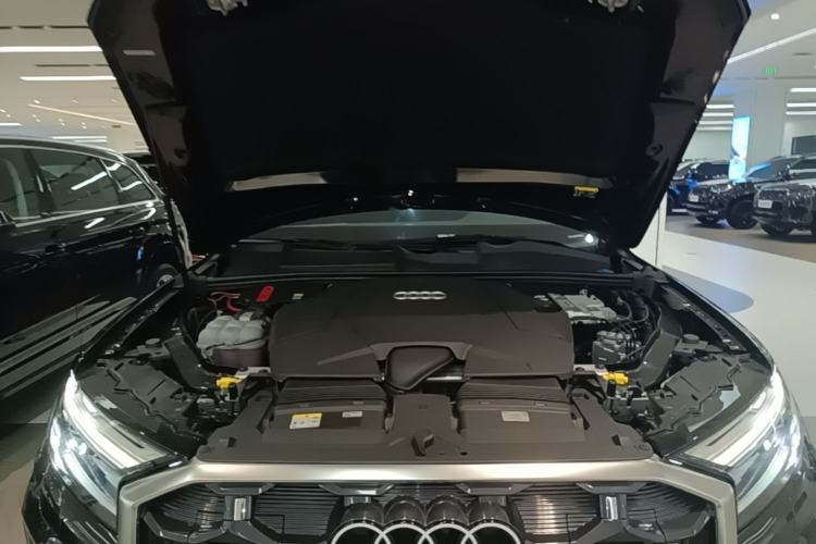 Used Audi Q7 2024 55 TFSI quattro S line Sport model Engine Bay