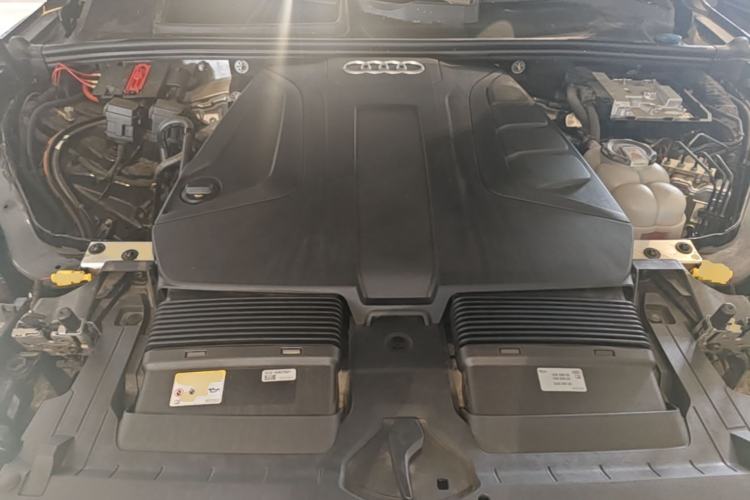 Used Audi Q7 2024 45 TFSI quattro S line Sport Edition Engine Bay