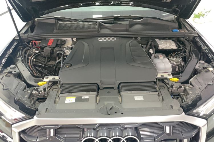 Used Audi Q7 2024 45 TFSI quattro S line Sport Edition Engine Bay