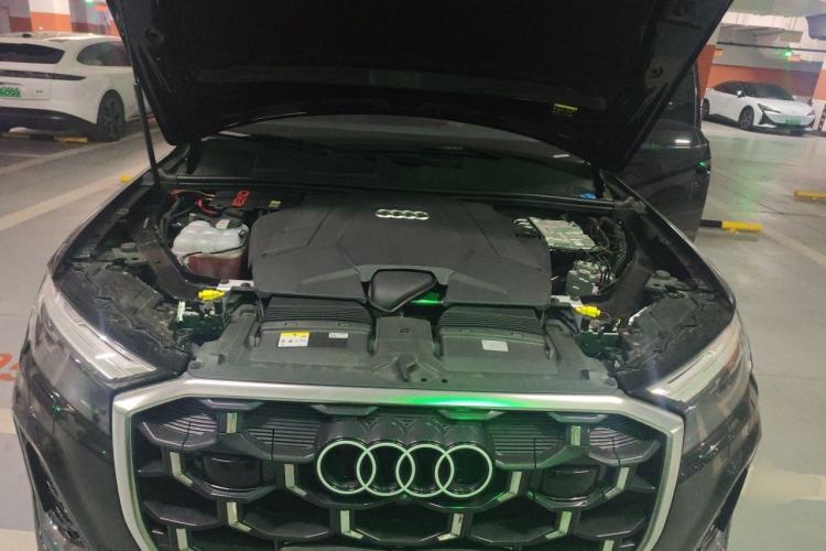 Used Audi Q7 2024 55 TFSI quattro S line Sport model Engine Bay