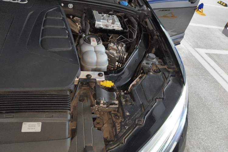 Used Audi Q7 2024 45 TFSI quattro S line Sport Edition Engine Bay Left
