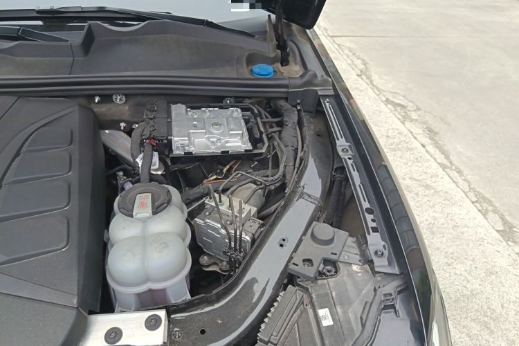 Used Audi Q7 2024 45 TFSI quattro S line Sport Edition Engine Bay Left