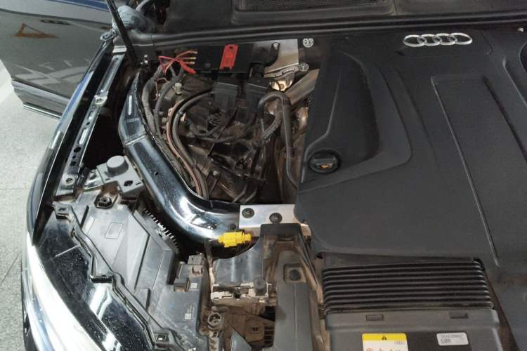 Used Audi Q7 2024 45 TFSI quattro S line Sport Edition Engine Bay Right