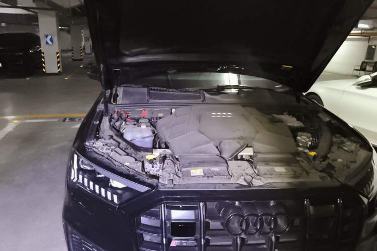 Used Audi Q7 2024 55 TFSI quattro S line Prestige Edition Engine Bay Right