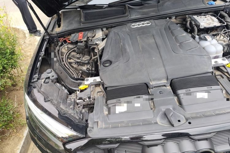 Used Audi Q7 2024 45 TFSI quattro S line Black Warrior Edition Engine Bay Right