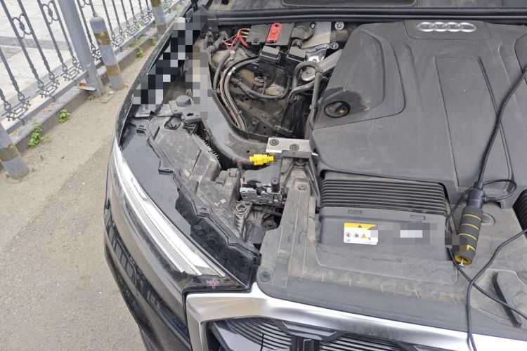 Used Audi Q7 2024 45 TFSI quattro S line Sport Edition Engine Bay Right