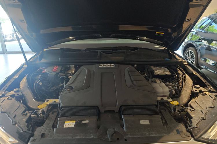 Used Audi Q7 2024 45 TFSI quattro S line Sport Edition Engine Bay