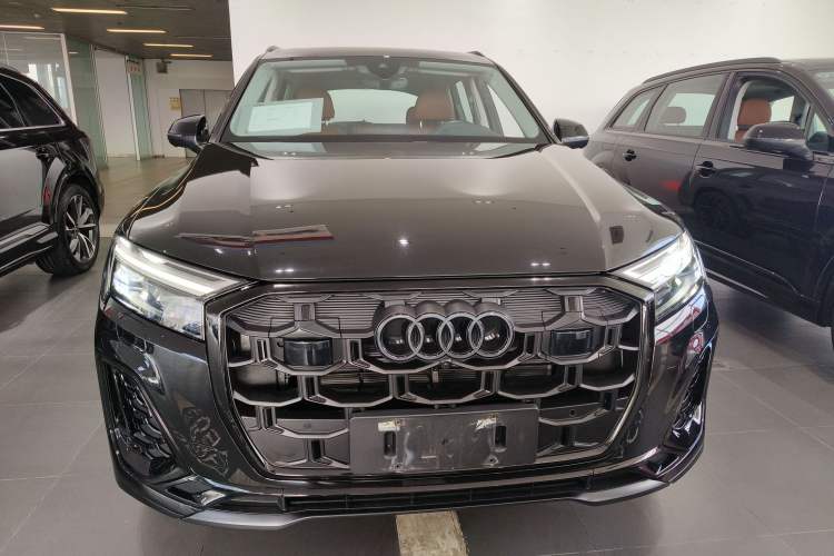 Used Audi Q7 2024 45 TFSI quattro S line Black Warrior Edition Exterior 1
