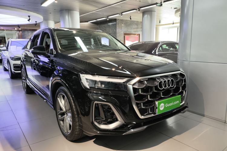 Used Audi Q7 2024 55 TFSI quattro S line Sport model Exterior 1