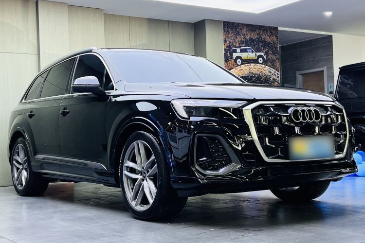 Used Audi Q7 2024 45 TFSI quattro S line Sport Edition Exterior 1