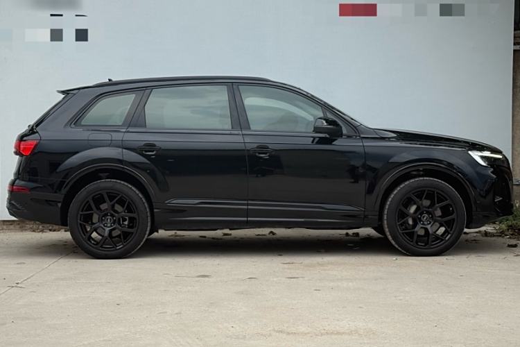 Used Audi Q7 2024 45 TFSI quattro S line Black Warrior Edition Exterior 2