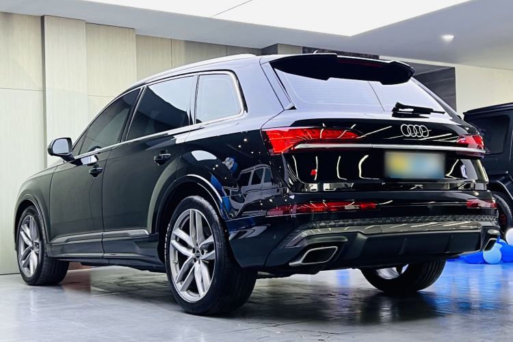 Used Audi Q7 2024 45 TFSI quattro S line Sport Edition Exterior 2